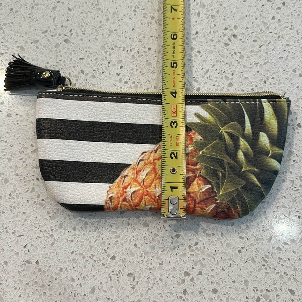 Makeup Pouch - Picture 5 of 5